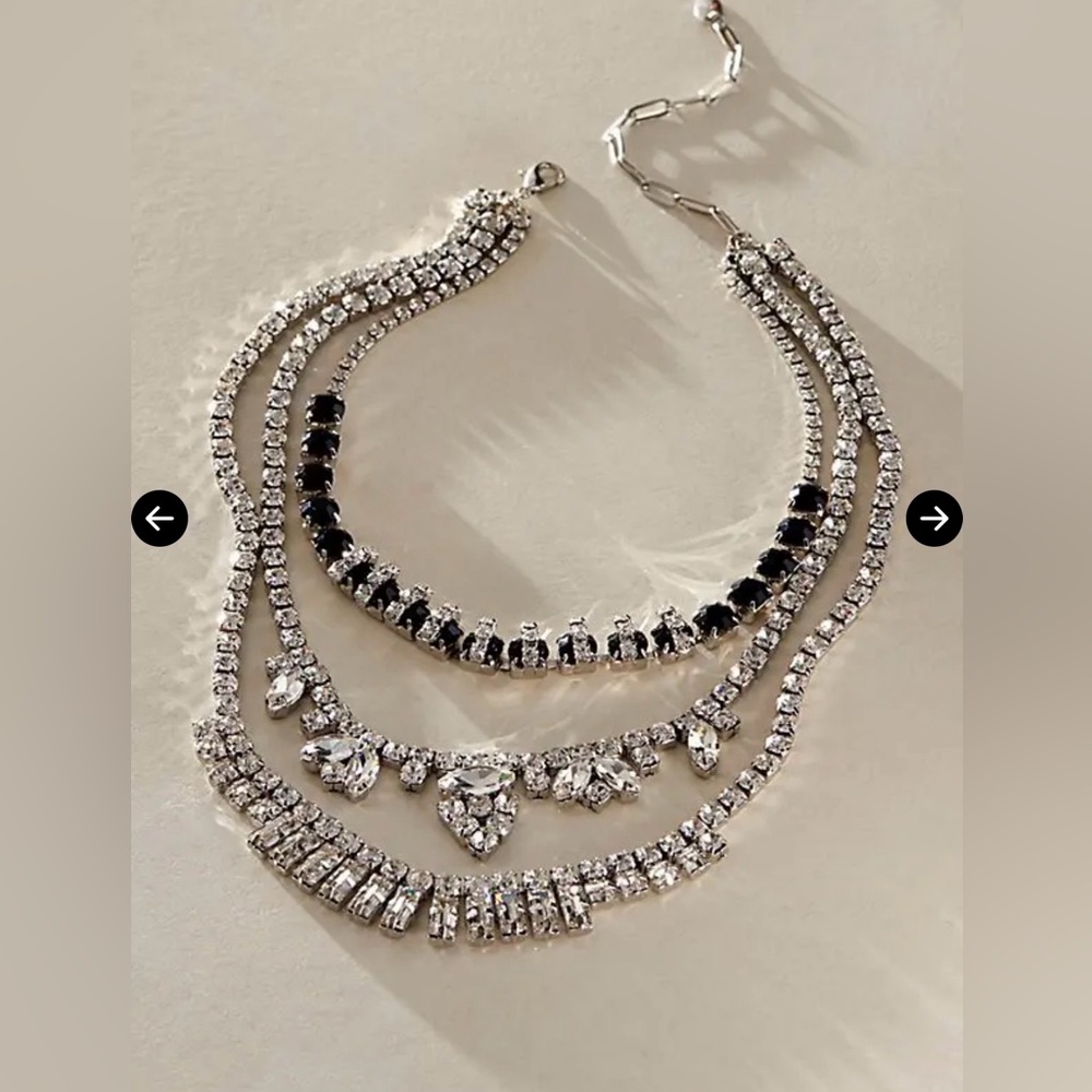 🦋Free People Layered Necklace - Picture 2 of 9